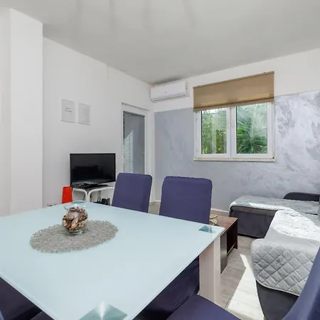 Toni Apartmán *