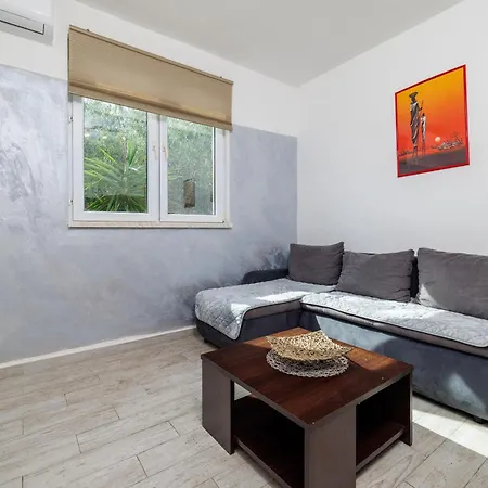 Toni Apartmán *